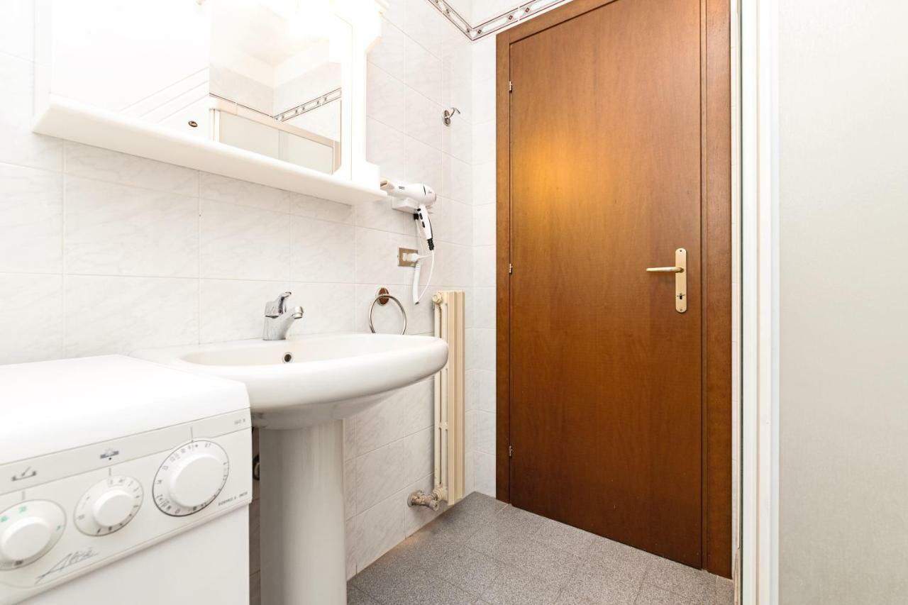 Colourful Flat Borgo Roma Apartment Verona Bagian luar foto