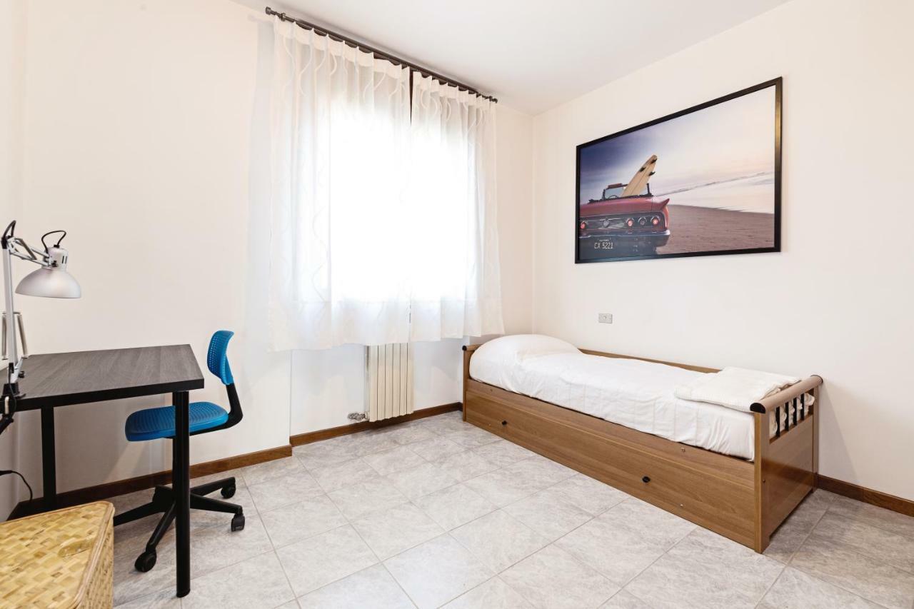 Colourful Flat Borgo Roma Apartment Verona Bagian luar foto
